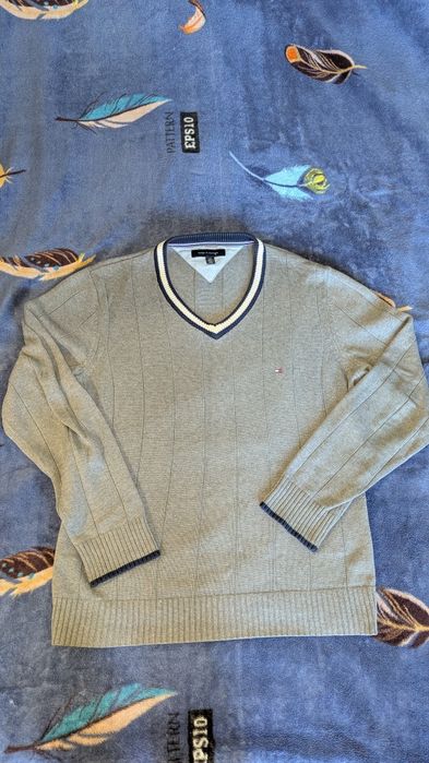 Серый свитер Tommy Hilfiger, размер L