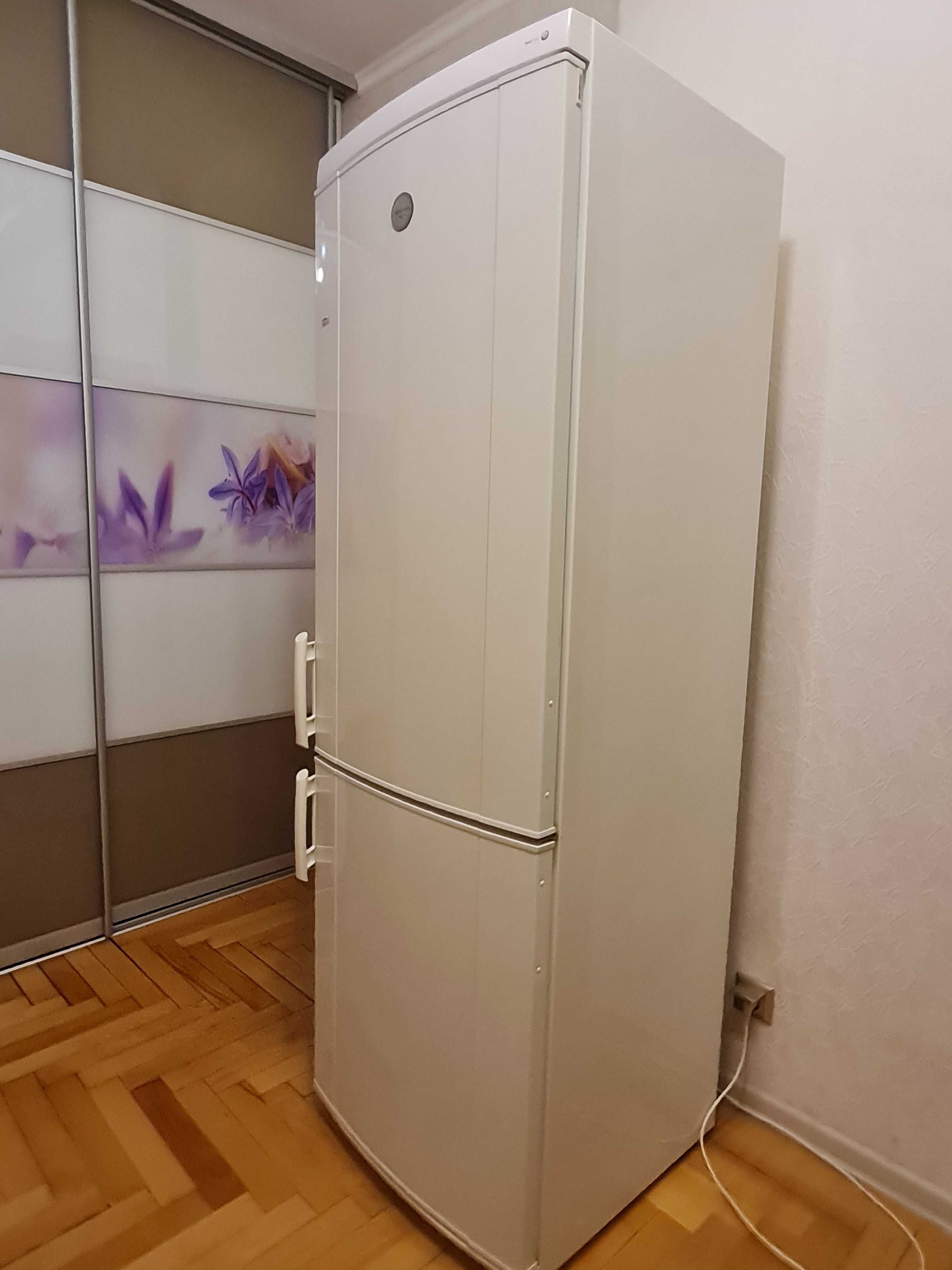 Холодильник  Electrolux ENB 3440