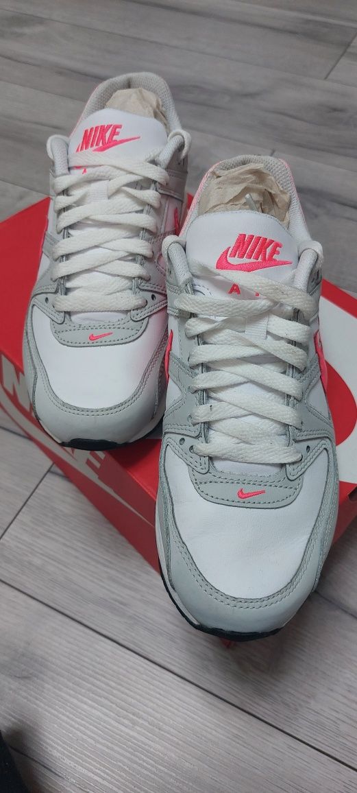 Nike Air Max Command