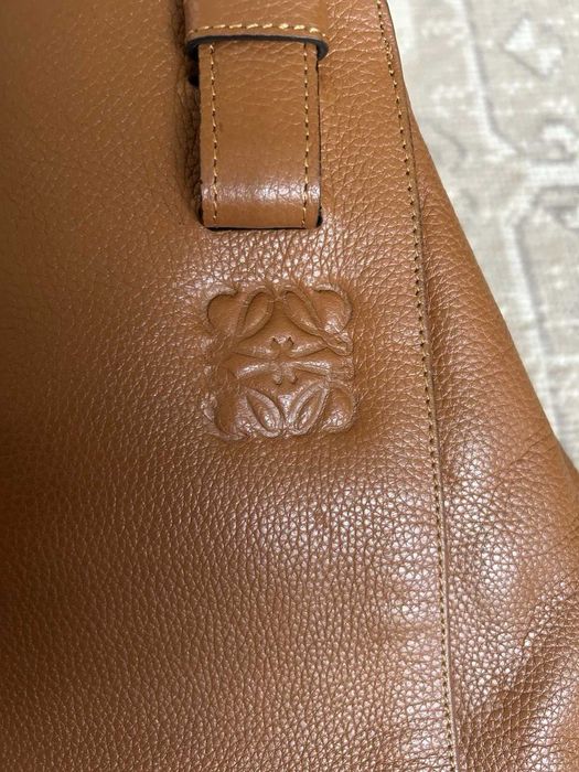 Bolsa de mão/ombro LOEWE Hammock em pele cor conhaque. Tamanho médio.