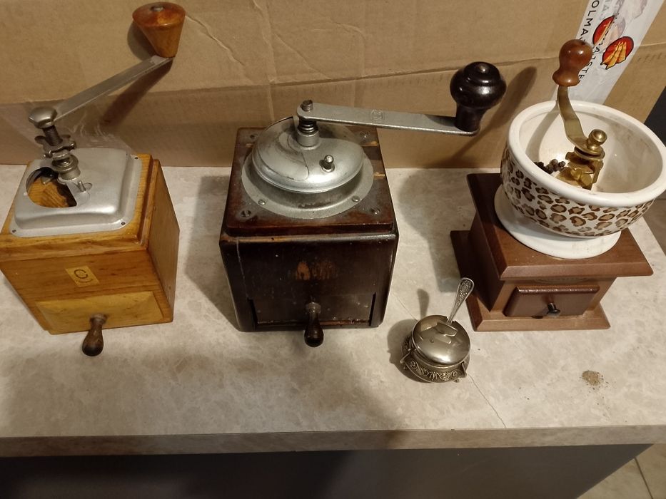 3 stare młynki solniczka