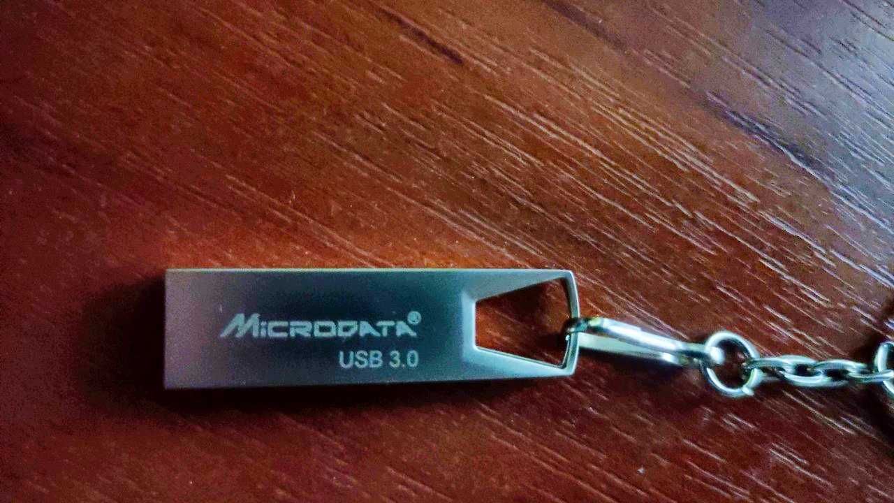 Новая Мини-флешка - брелок MICRODRiVE USB 3.0 металлическая  64 ГБ