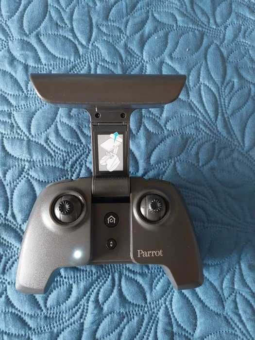 Parrot Anafi;camara21 mpix,3xzoom;4K;GPS Glonass;range4Kms;ler anuncio