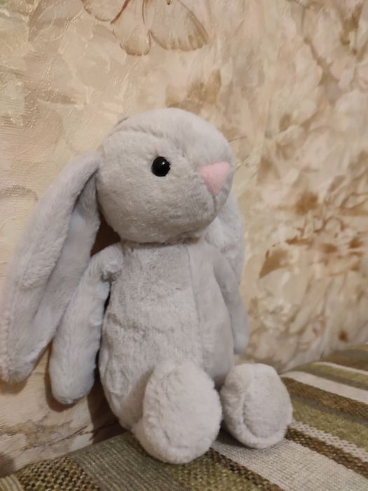 Детская игрушка заяц