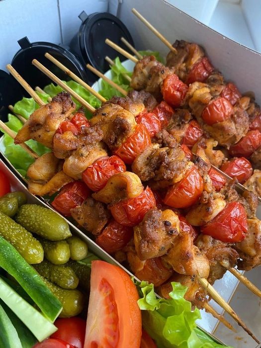 Вкусная Еда на заказ. Фуршети. Торти. Смачна їжа на замовлення