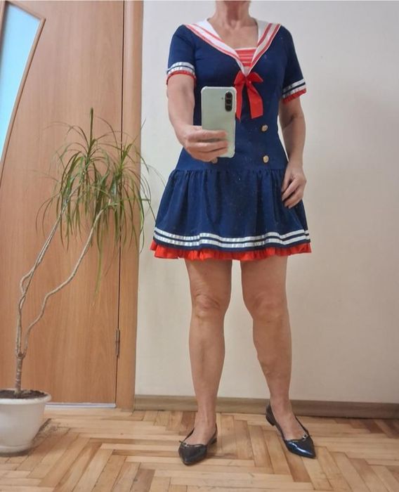 Яскраві карнавальні костюми, розмір 10-14