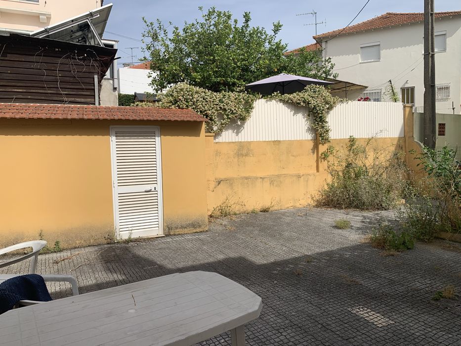 Quarto na Encarnação perto Metro