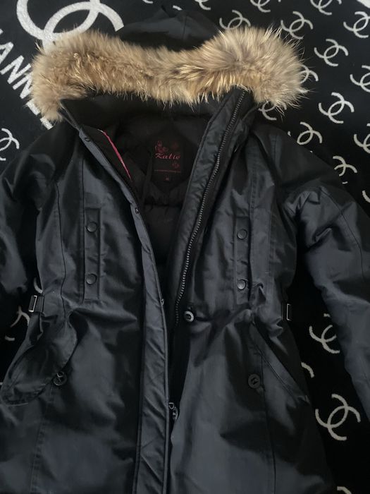 Пуховик женский с натуральным мехом