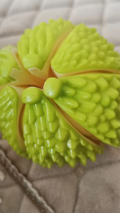 Розвиваюча іграшка «Дуріан»