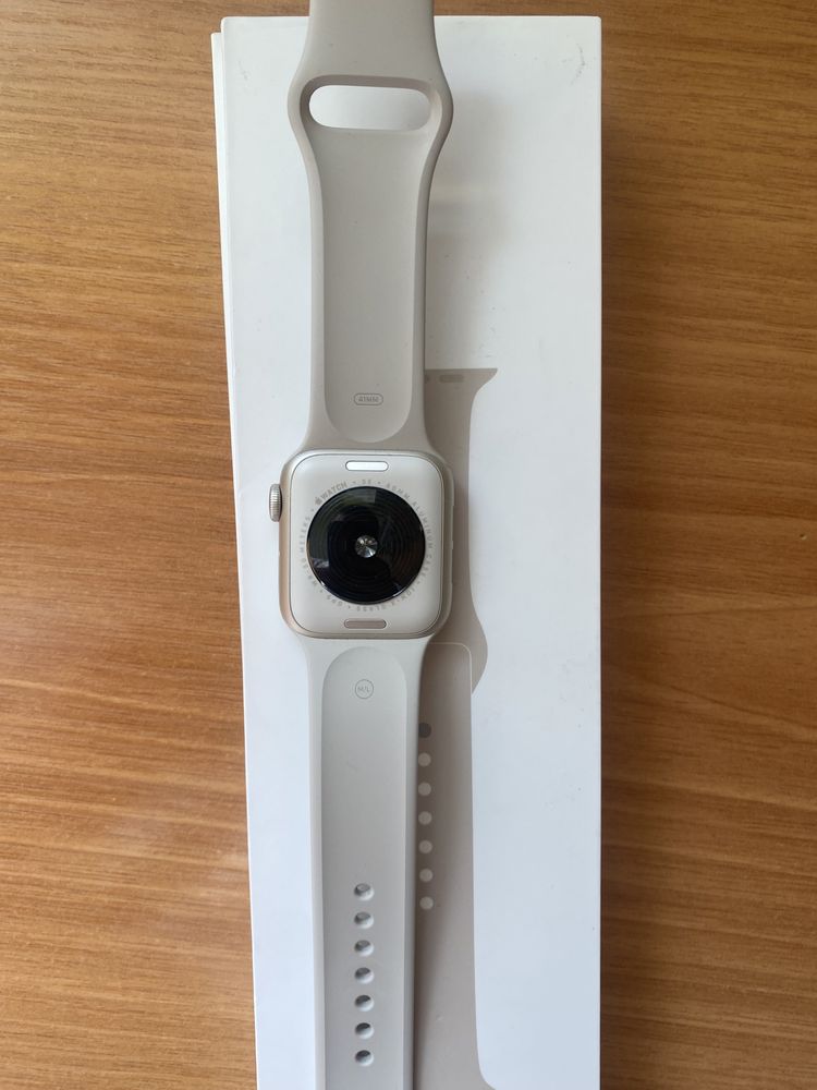 Apple watch SE 2 gen 41 mm  starlight