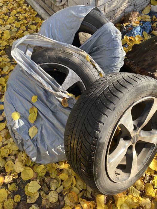 Диски R17  5*114,3 резина зима 215/55