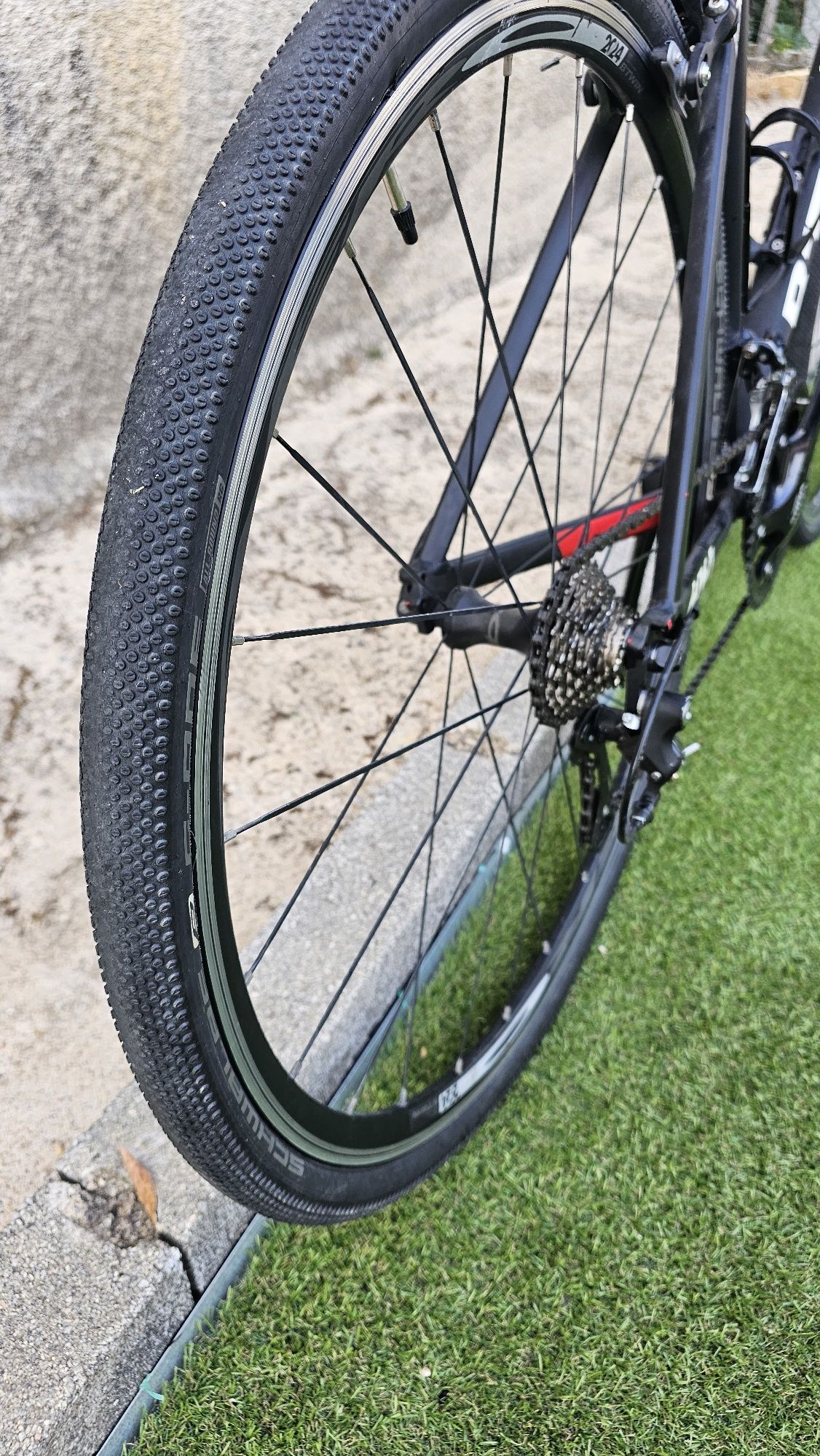 Bicicleta Triban 520 (estrada gravel ciclo cross)