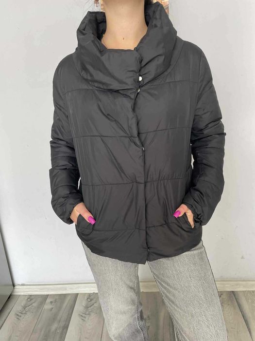 Kurtka czarna zimowa puchowa pikowana zapinana rozpinana luźna puff