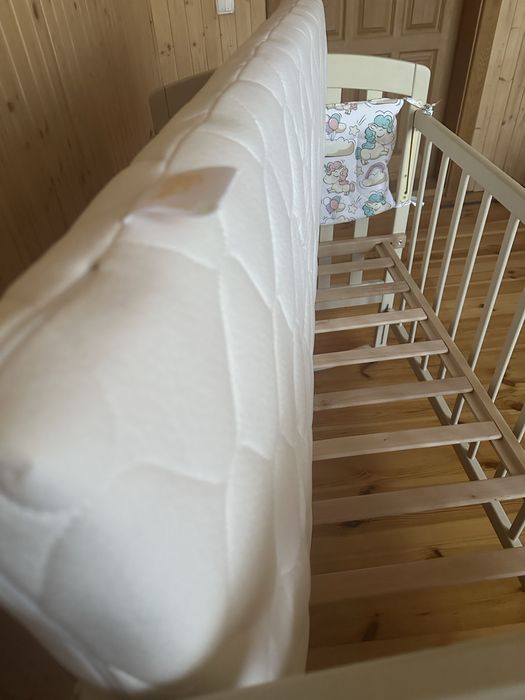 Дитяче ліжко+ матрац+ бортики- повний комплект