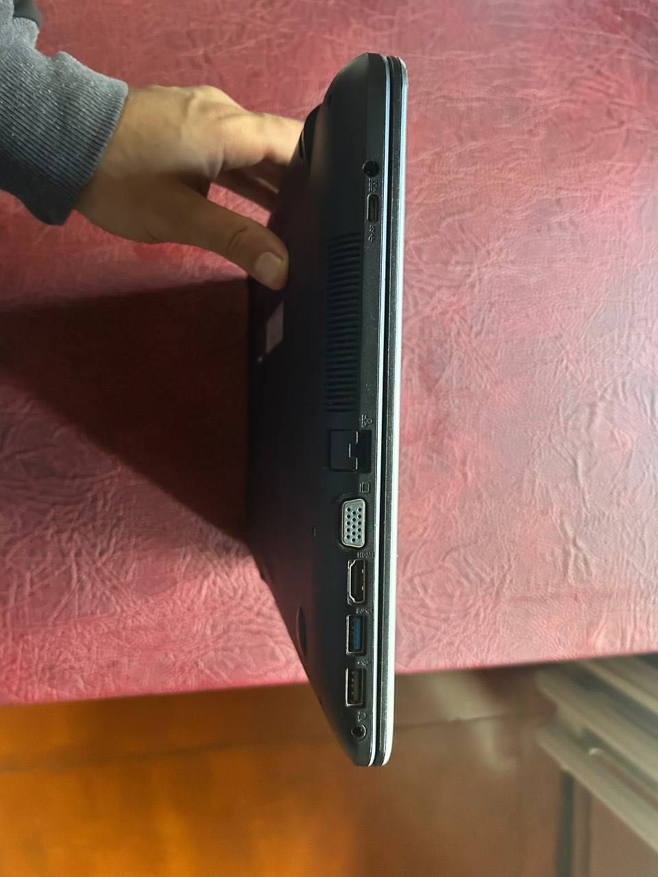 Ноутбук ASUS б/у в хорошем рабочем состоянии