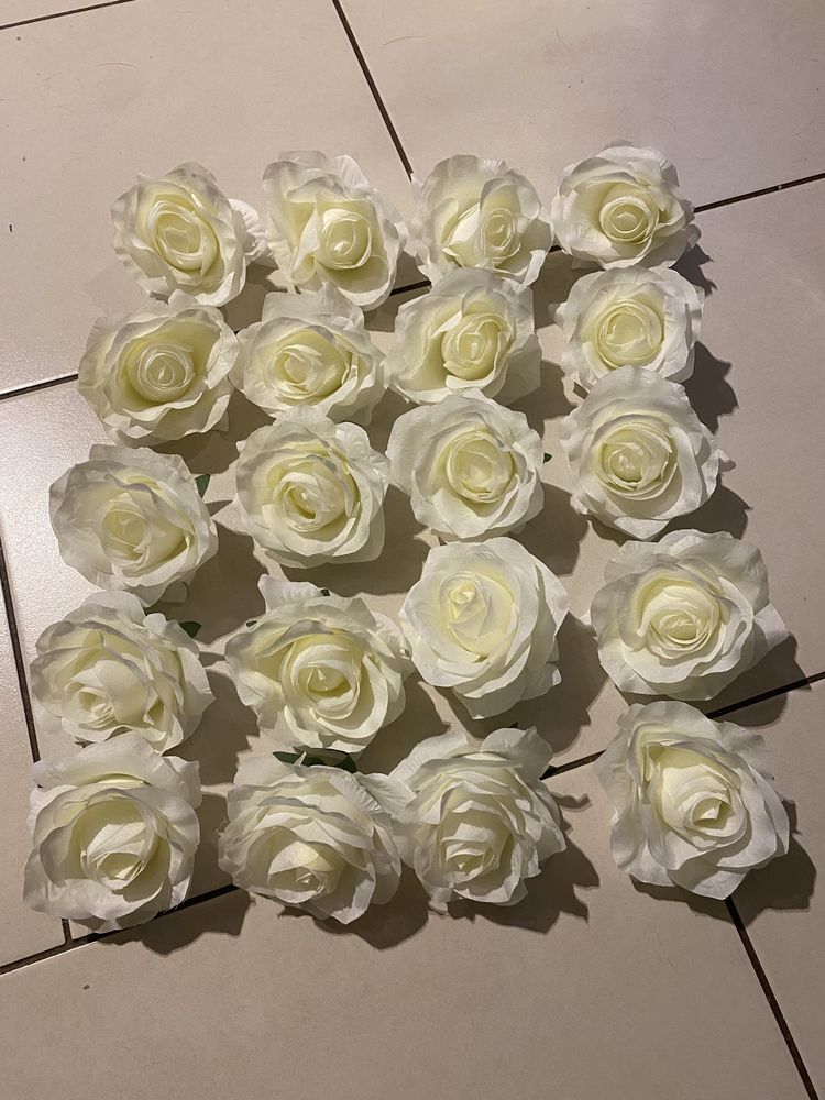 Kwiaty sztuczne białe róże 20 sztuk na wieniec ozdoba ślub wesele