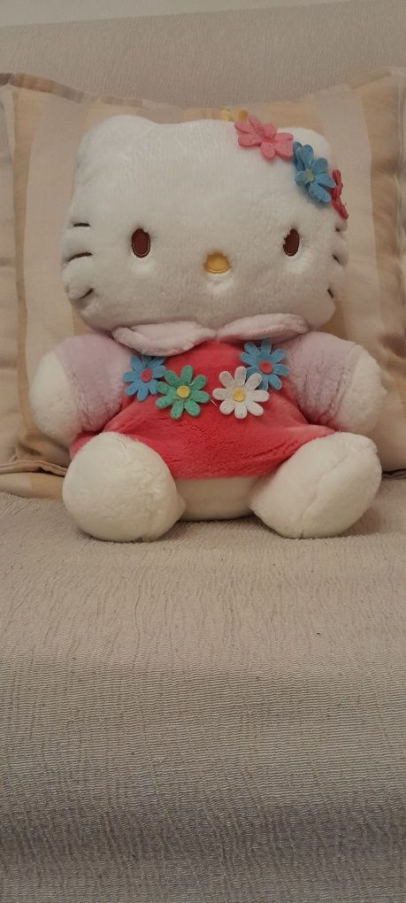 Boneca Kitty peluche