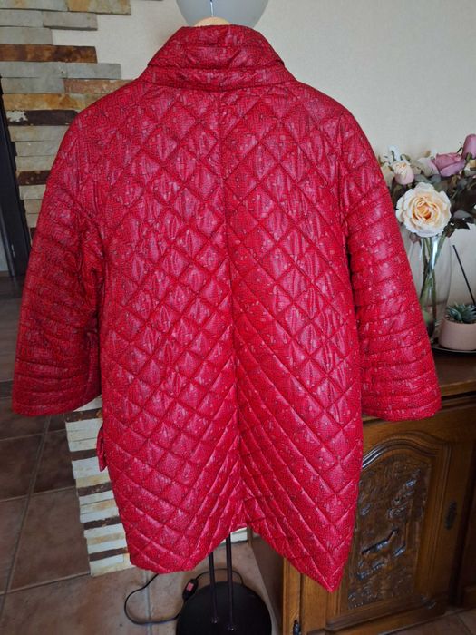 Продам жіночу куртку, демісезонну, в відмінному стані.