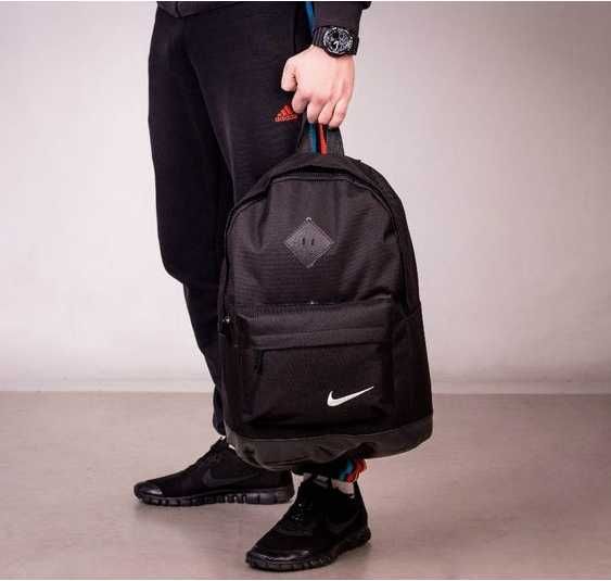 Черный рюкзак с вышитым логотипом Nike (Найк) -Стильный, вместительный