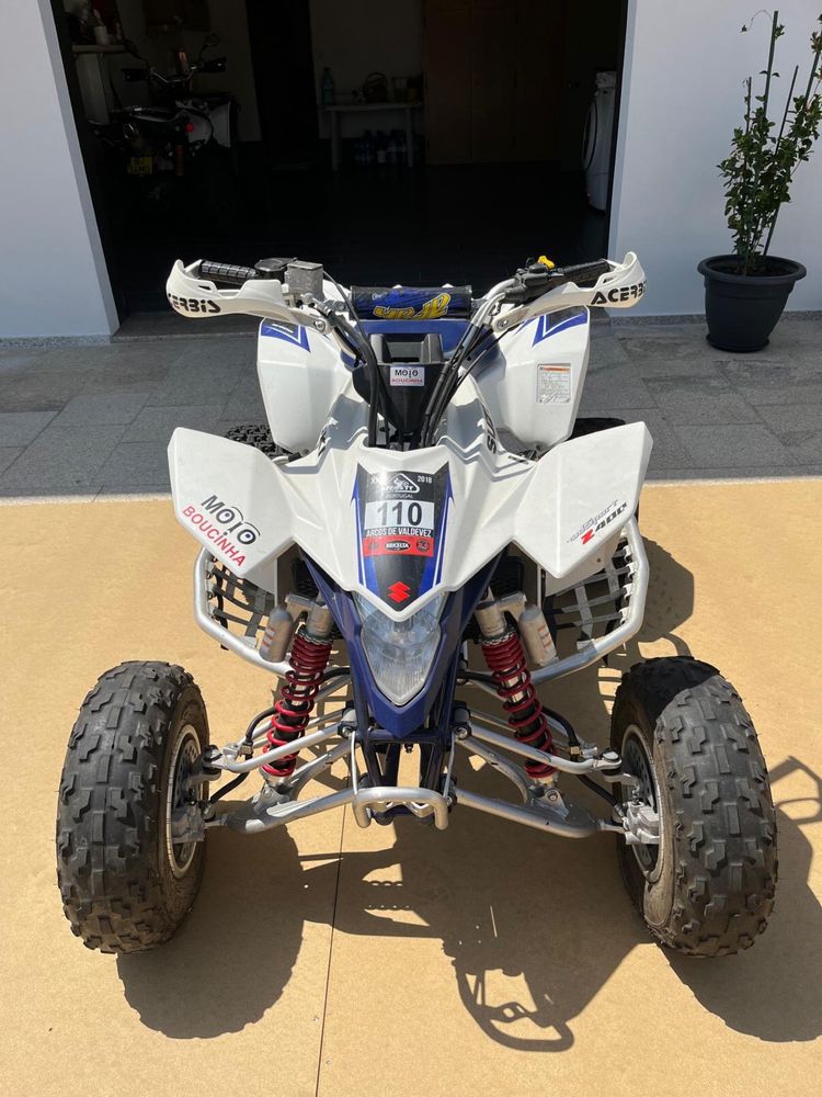 Moto 4 Zusuki como nova