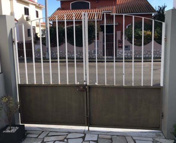 Portão de entrada para garagem