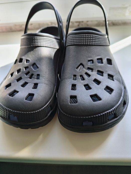 Продам нові Crocs