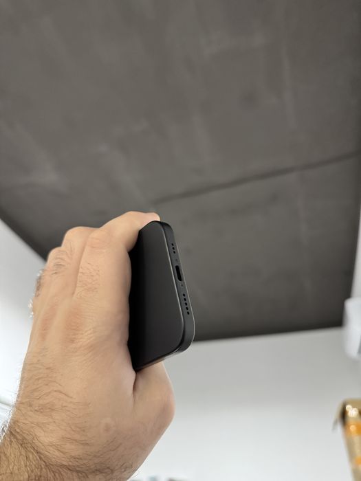 Apple iphone 15 128 gb айфон 15 як новий