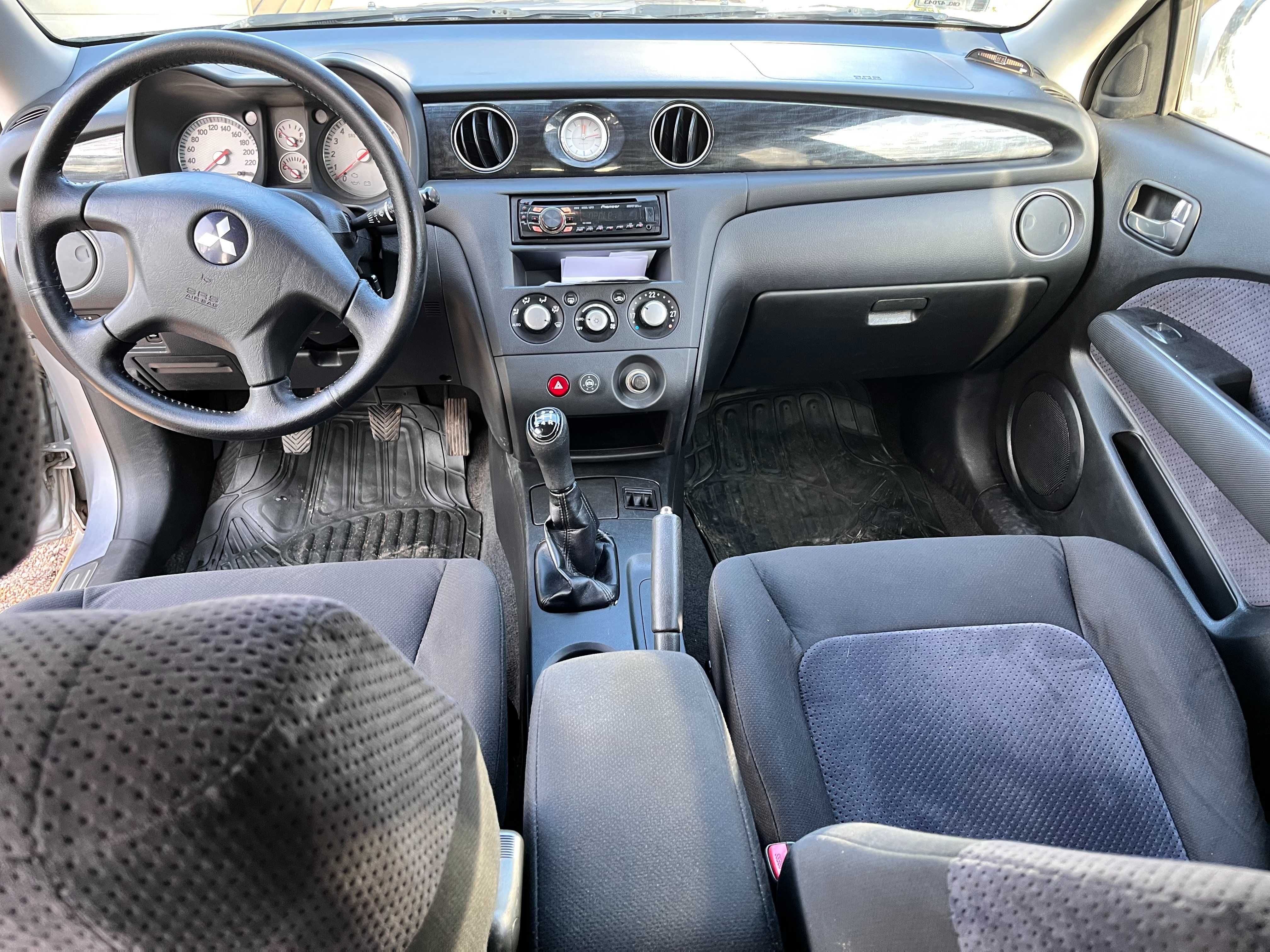 Mitsubishi Outlander 1