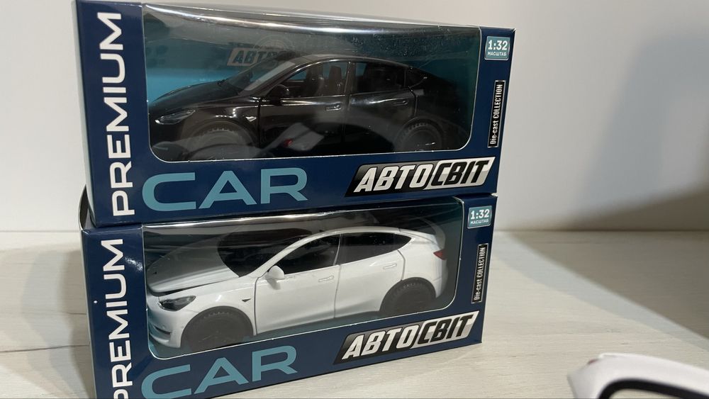 Нова машинка тесла Tesla Y S 3 кібертрак Cybertruck модель колекційна