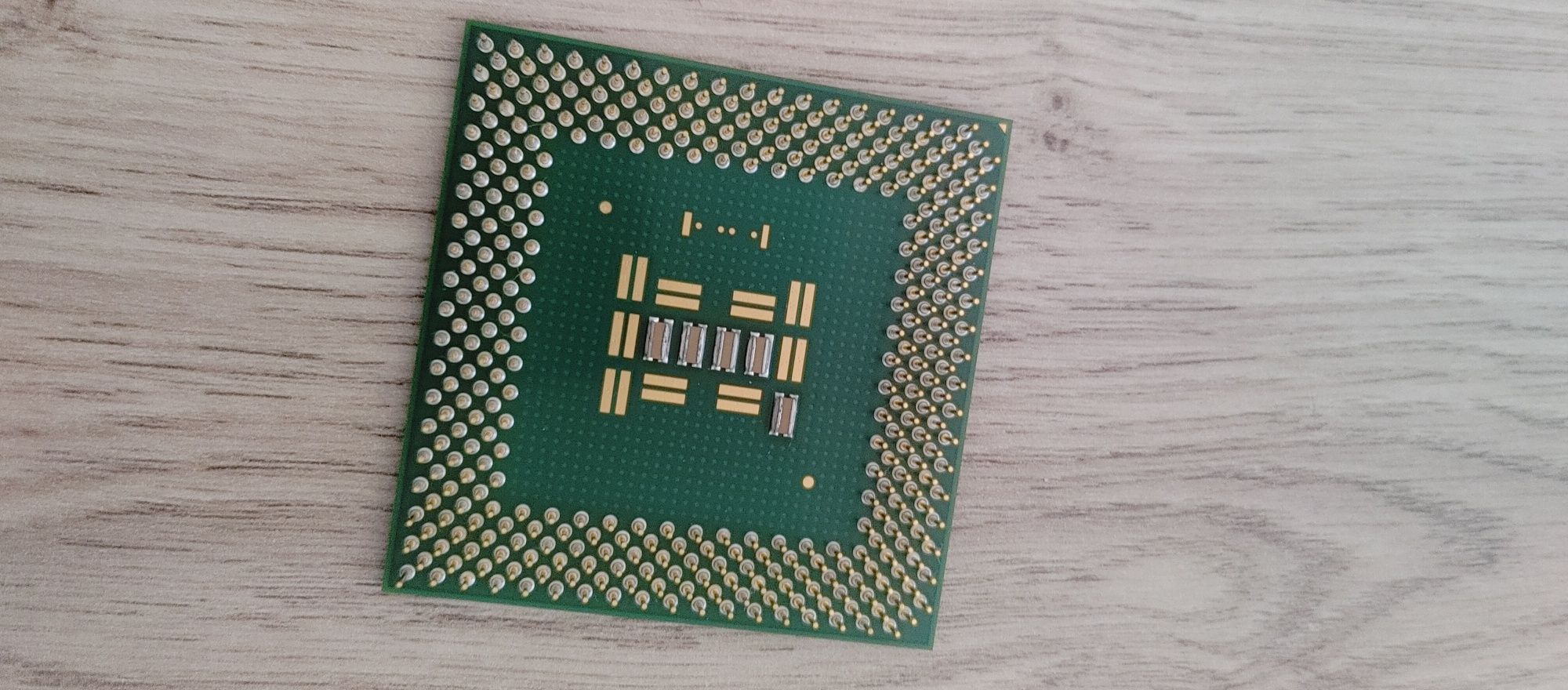 Procesor Intel Celeron, karta sieciowa i pamięć RAM