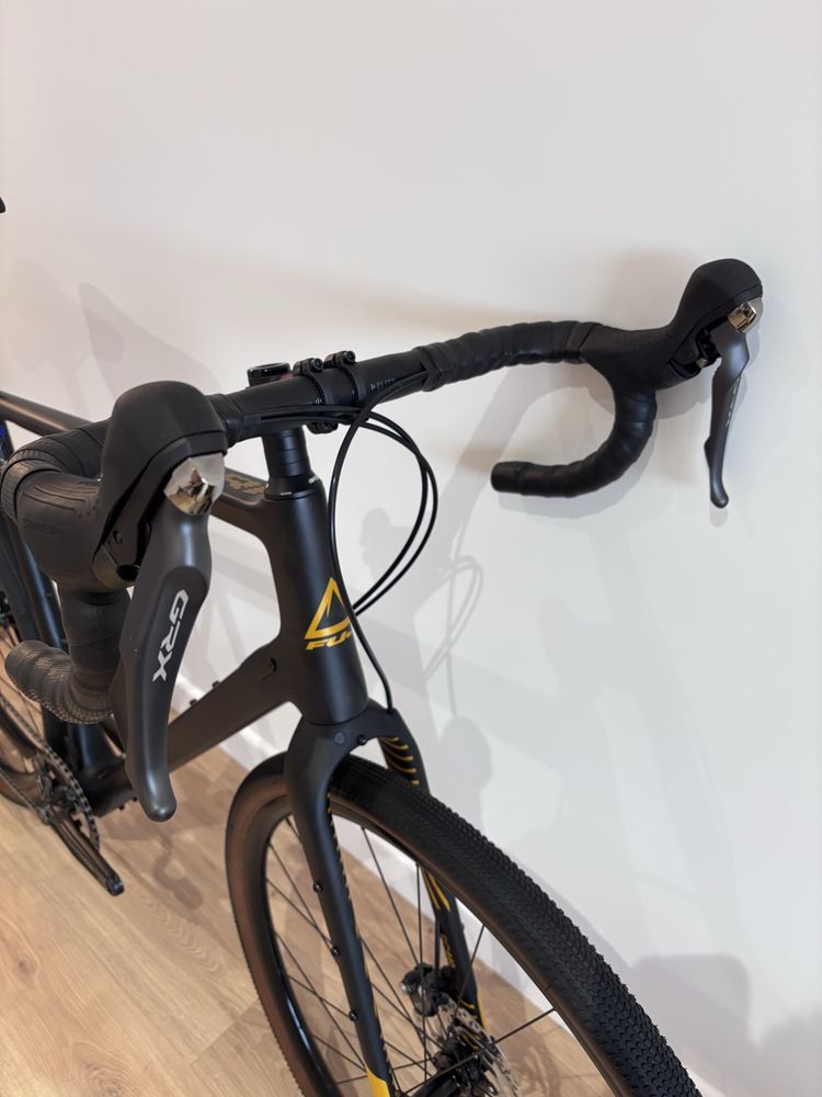 Rower Gravel Fuji Jari 1.3 Carbon esker aspre GRX