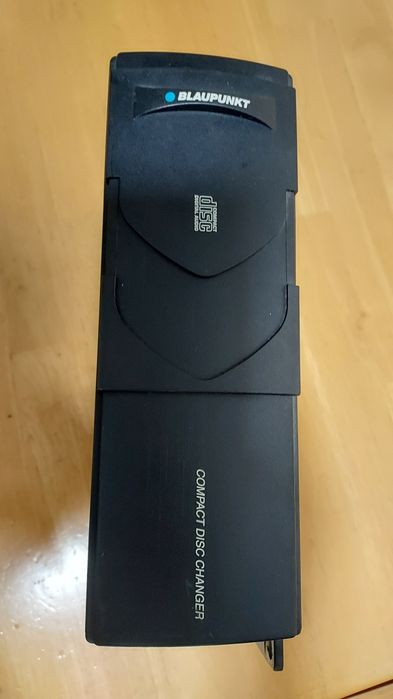 Vendo caixa de cds Blaukpunt