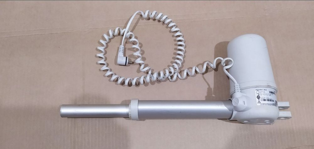 Siłownik z silnikiem 24v