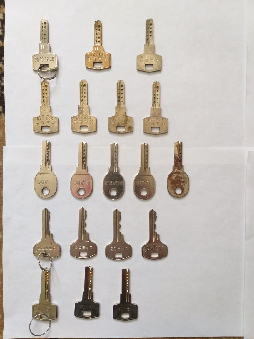 Ключи, разные заготовки для ключей