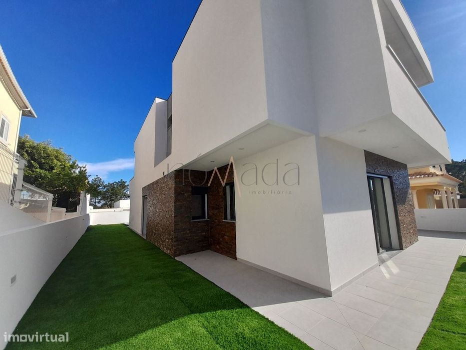 Fantástica moradia localizada no bairro de Valadares, Seixal