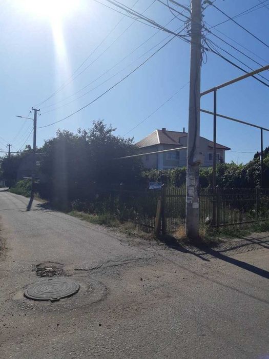 Угловой участок в Лесках с ветхим домиком