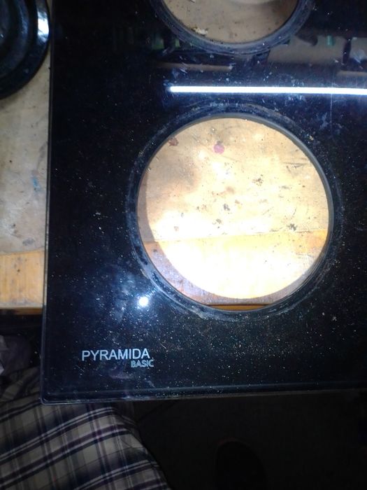 Гартоване скло чорного кольору