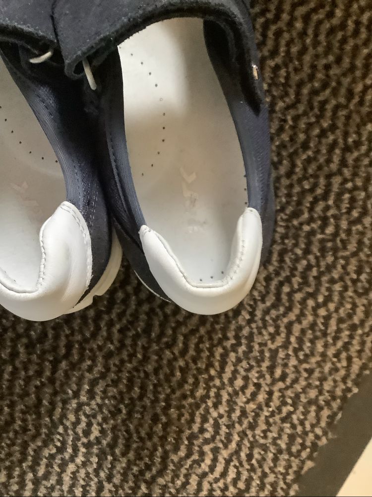 Buty dziewczece granatowe firmy Bartek