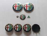 Alfa Romeo - Conjunto kit de 9 emblemas/símbolos e centros de jante