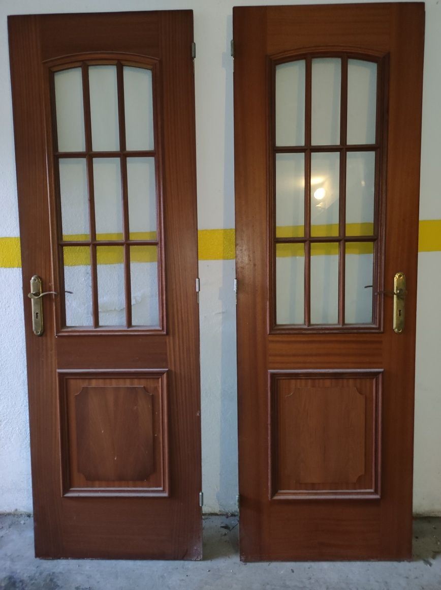 Portas de sala em madeira