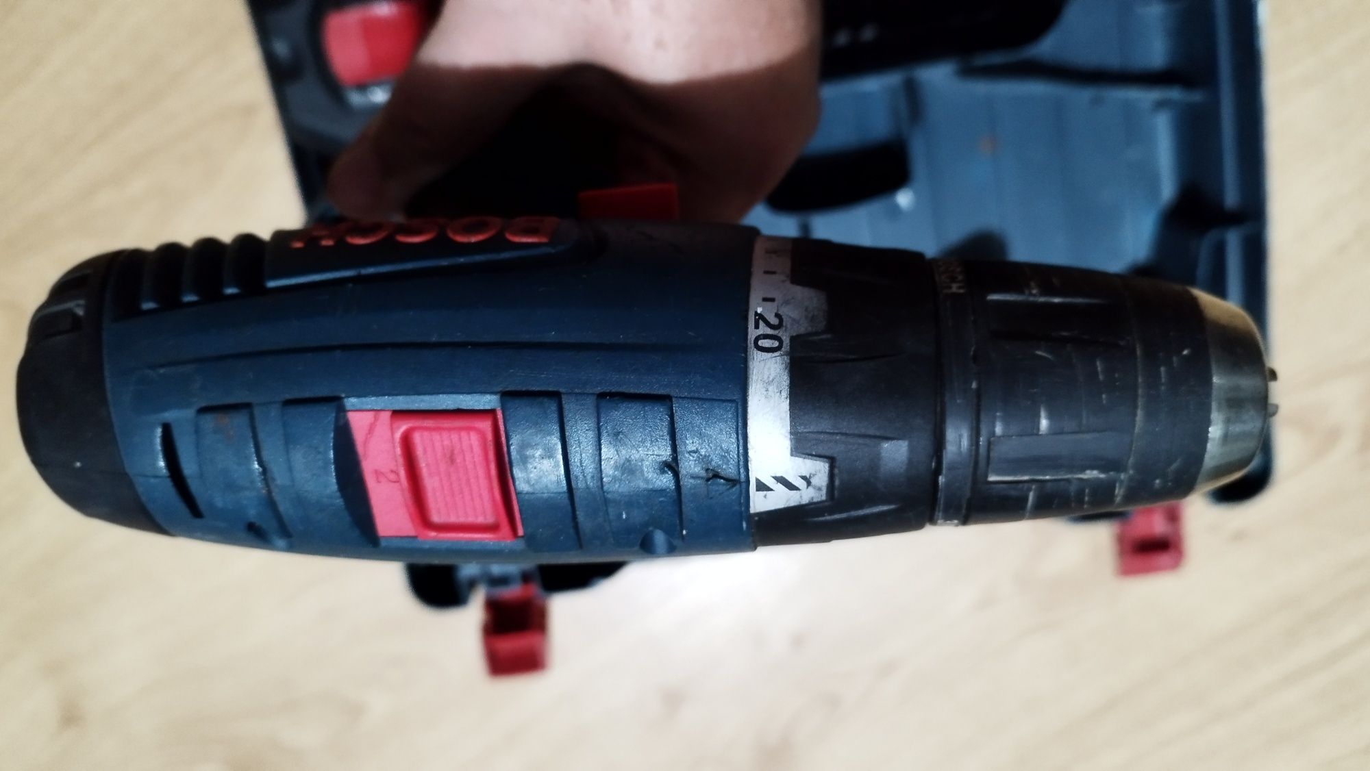 Wkrętarka akumulatorowa Bosch GSB 12v+2aku