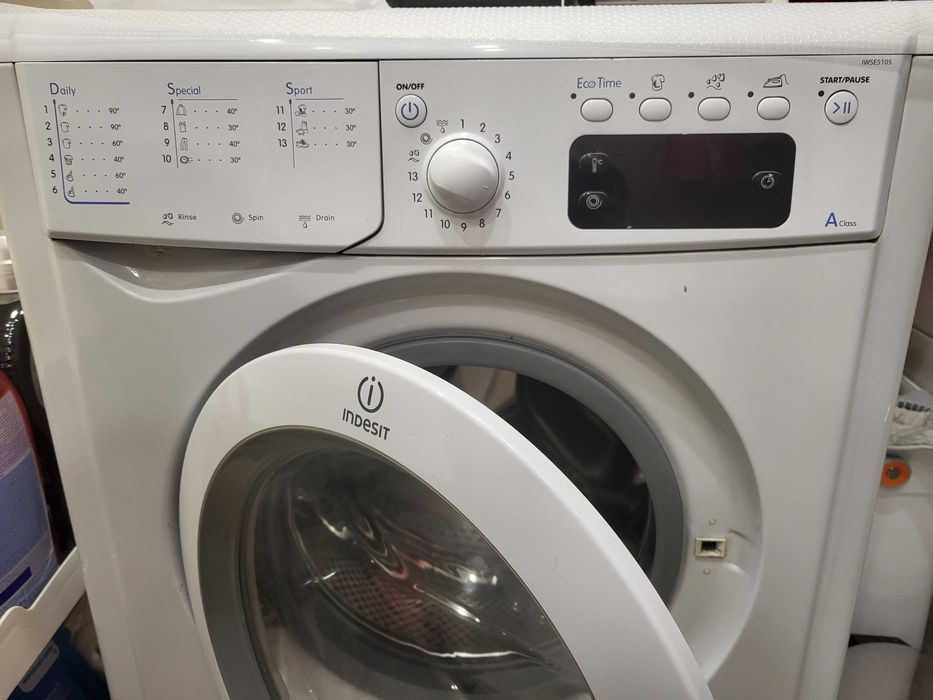 Пральна машинка Indesit