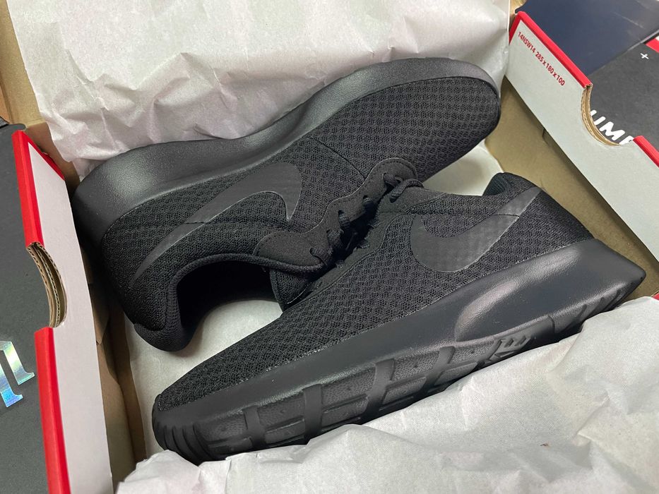 Женские кроссовки Nike Tanjun ОРИГИНАЛ 812655-002