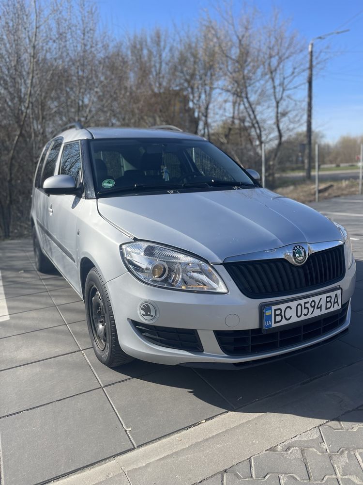 Автомобіль skoda roomster