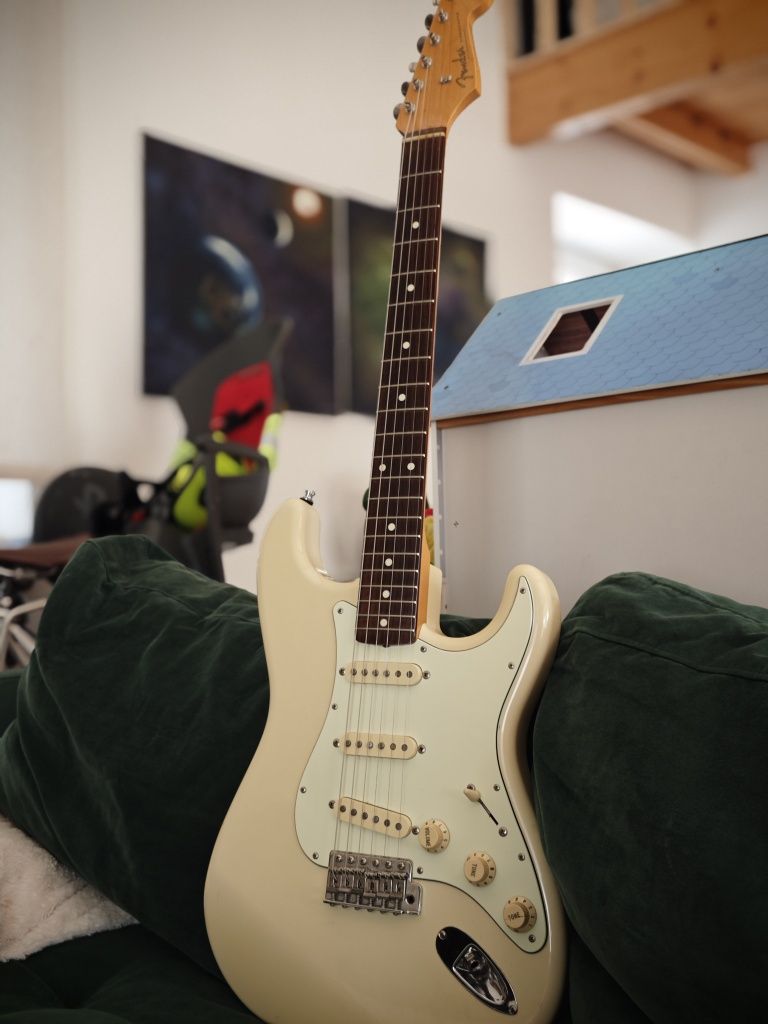 Guitarra Fender Japan Limited Classic '60s Stratocaster RW Vintage Whi