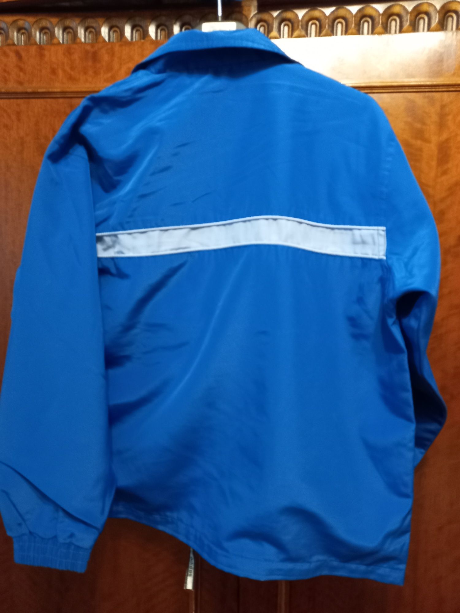 Спортивная куртка Adidas для подростка