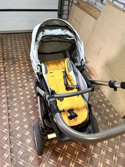 Коляска 2в1 як для хлопчика так і для дівчинки.