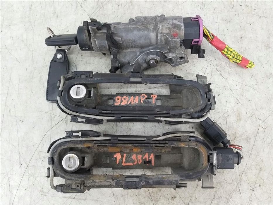 Stacyjka+ komplet wkładek Audi A4 B5 R 95-01 8 PIN CENA ZA KOMPLET ZE ZDJĘĆ