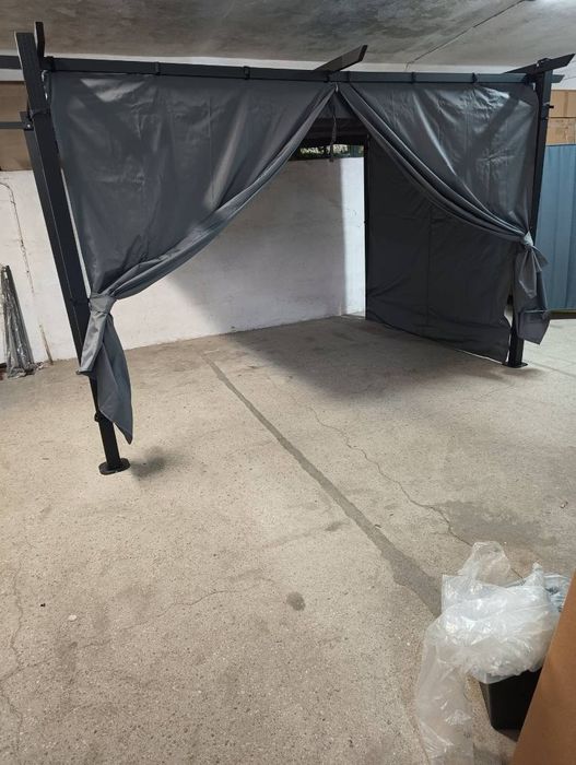 Pawilon wolnostojący. Zadaszenie na ogród, altanka. Namiot ogrodowy.