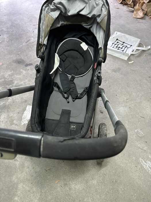 Carrinho bebe usado